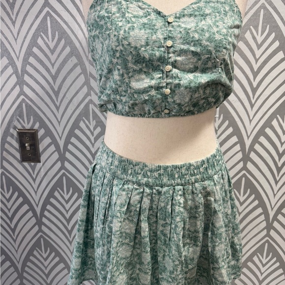 NWT American Eagle Outfitters Green Skater Mini Skirt Set - Picture 1 of 7